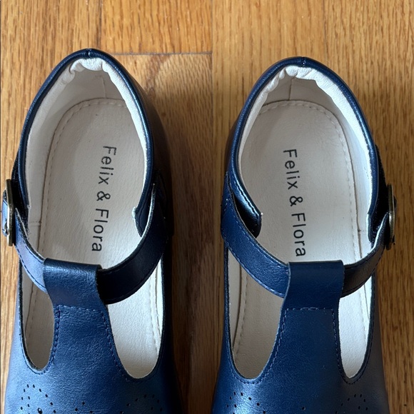 Felix & Flora Girls Maryjane dress shoes perfect for Easter - Picture 3 of 9